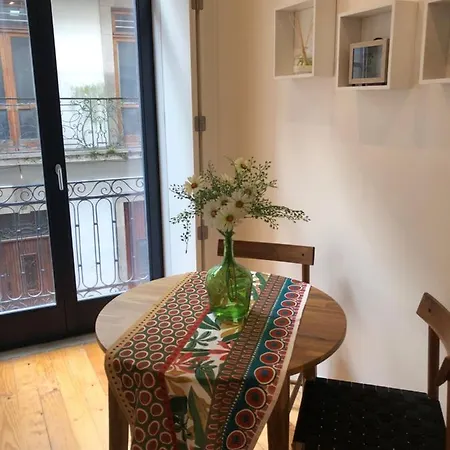 Charming Apartment *